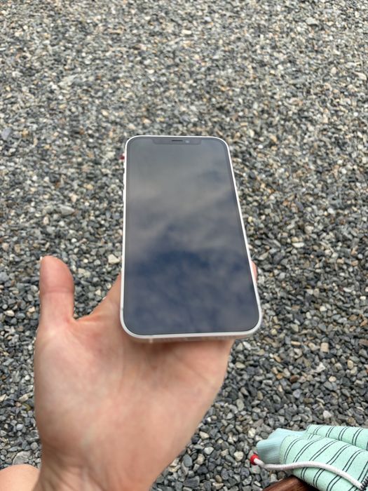 Vand Iphone 12.