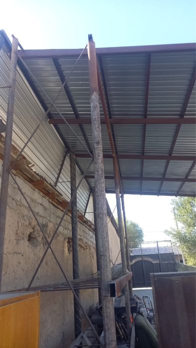 Навес с каркасом и профнастилом