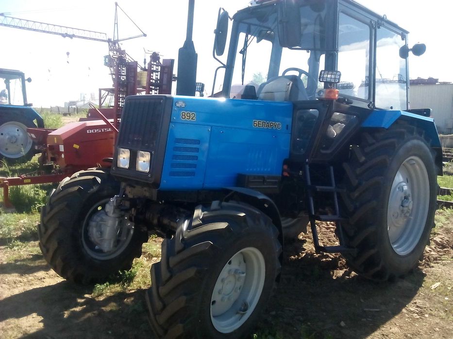 Трактор Беларус-892