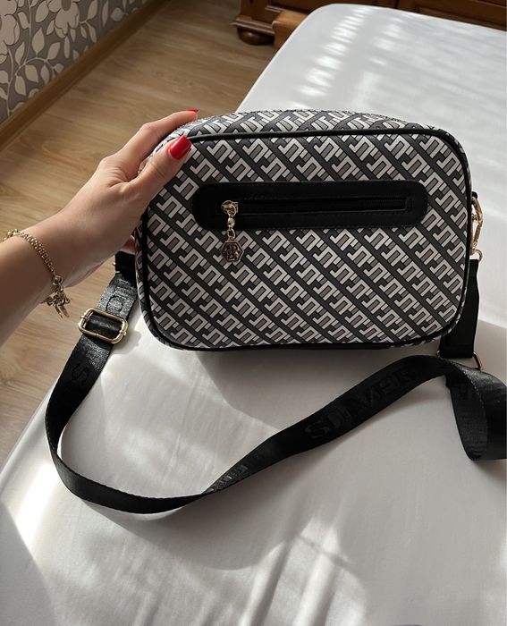 Нова дамска чанта silver & polo