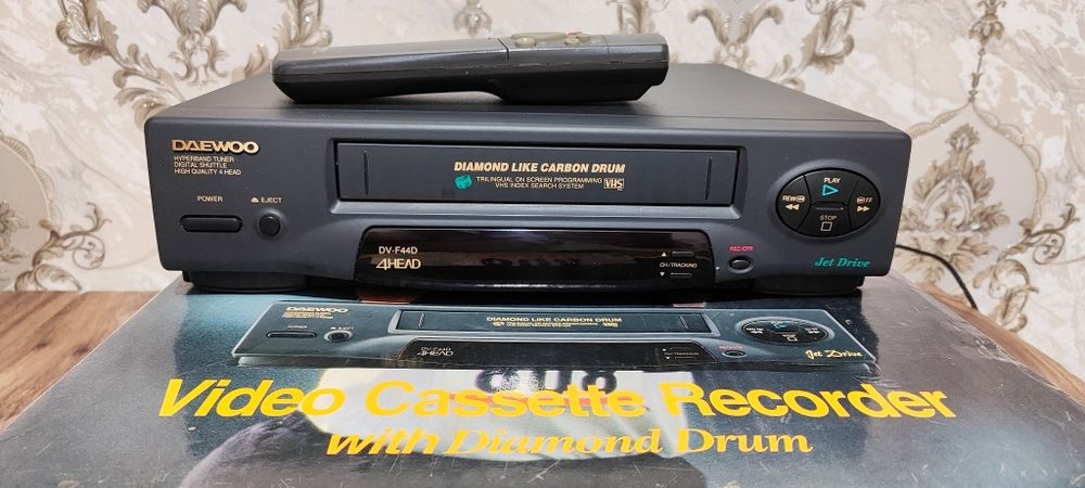 Видеомагнитофон янгиси