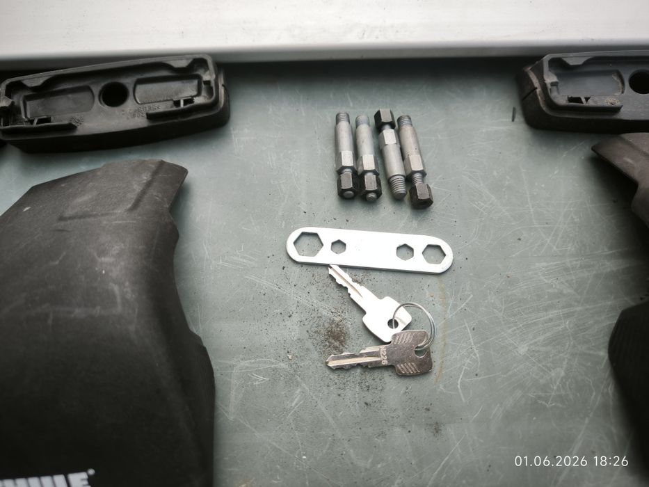 Bare transversale aluminiu in puncte fixe reglabile THULE Wingbar Edge Passat Audi Toyota Avensis