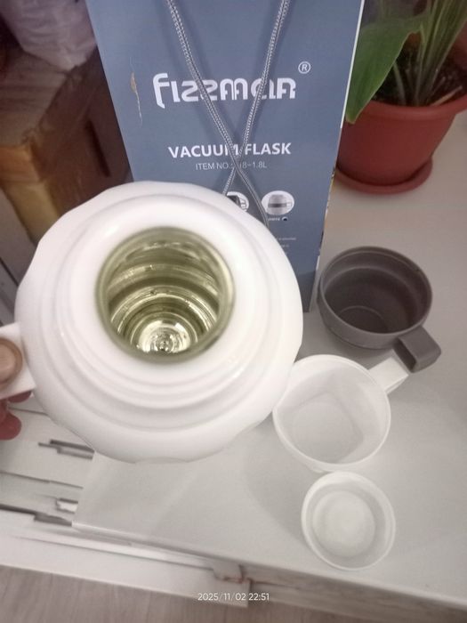 Термос 1.8 литров