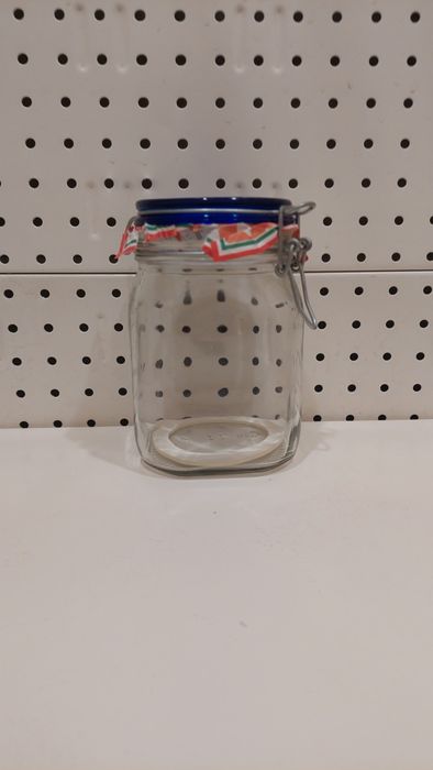 Стъклени буркани