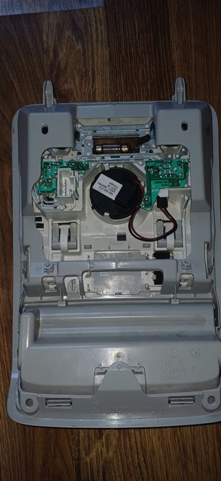 plafoniera cu lampa si comutator trapa vw golf V
