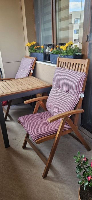 Външна маса и столове