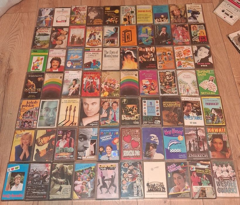 Vand lot 70 casete audio pentru colecție sau reinregistrat. Toate au carcase dar majoritatea carcaselelor prezintă mici defecte.