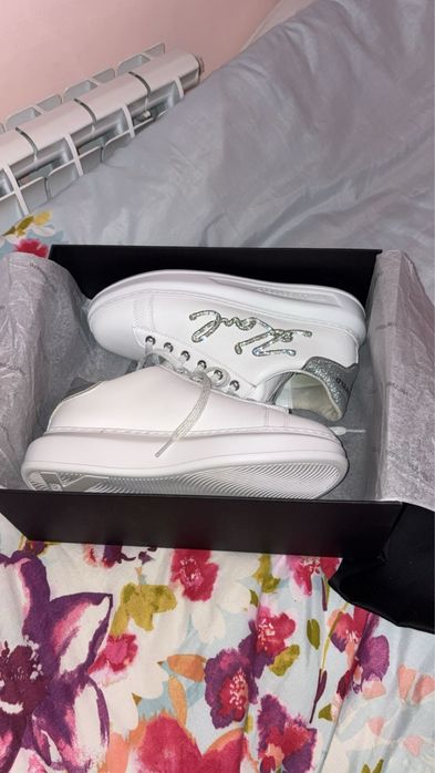 Karl Lagerfeld ЧИСТО НОВИ!!! обувки