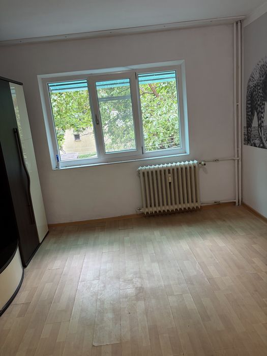Nicolina -Podu Ros garsoniera la etaj 1/4, suprafata 17 mp Libera !