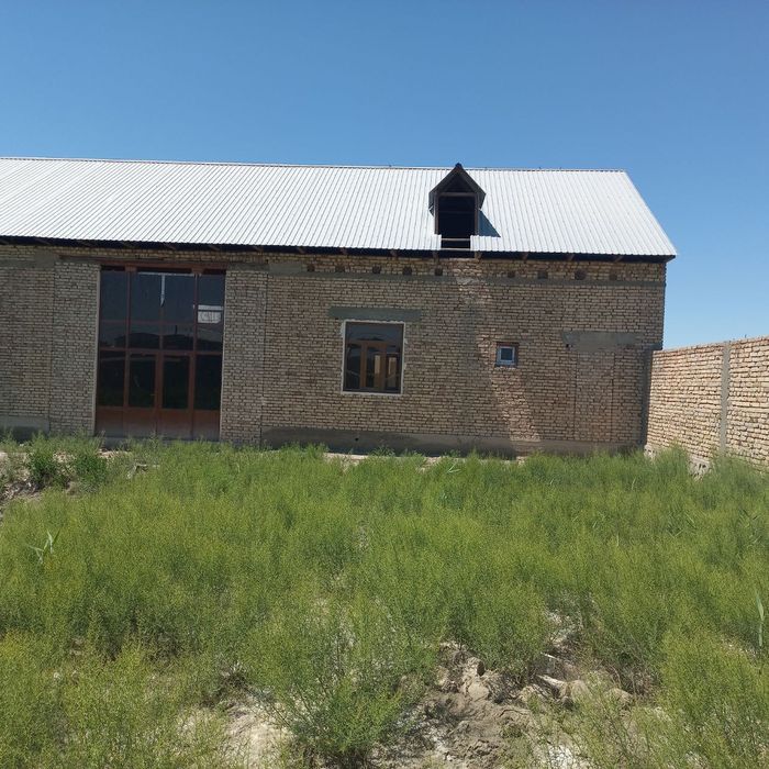 8 sotixli hovli sotiladi