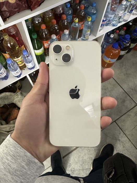 iPhone 13 в белом цвете