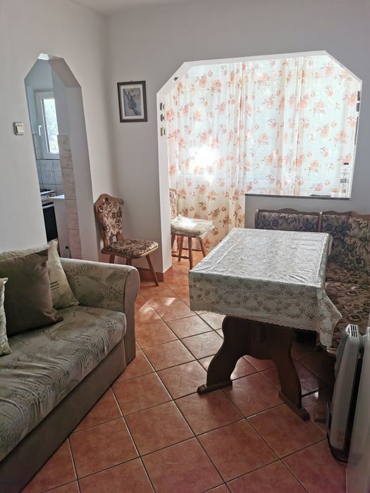 Închiriez garsoniera zona Confecții