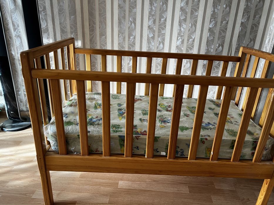 Детская кроватка