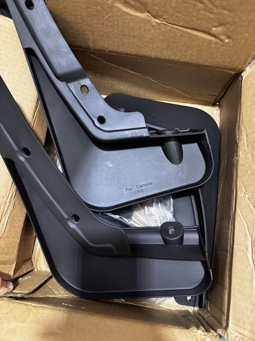 Брызговик на Kia Carnival