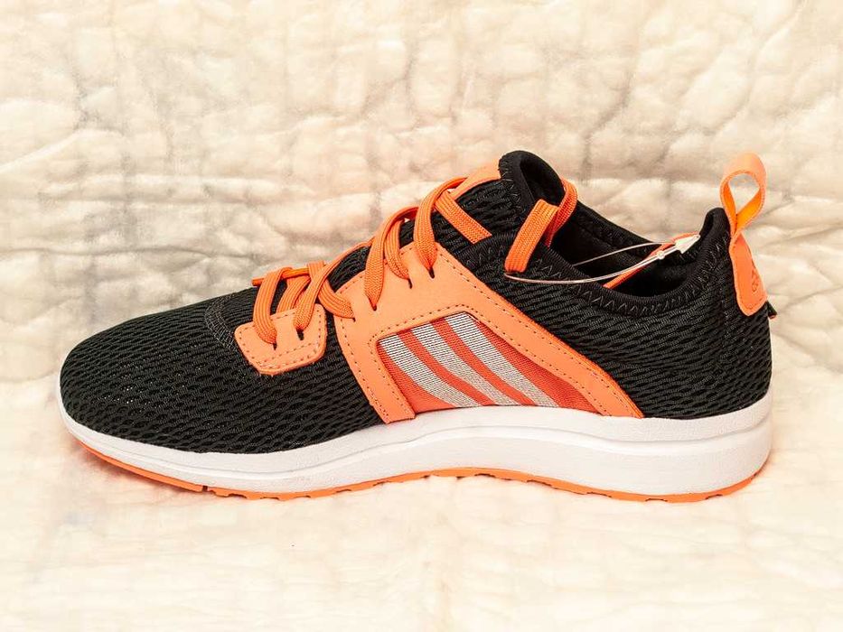 Маратонки Adidas номер 36