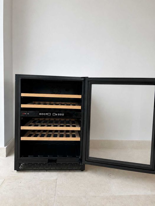 Răcitor profesional de vin ZS-B145, 49 sticle, nou