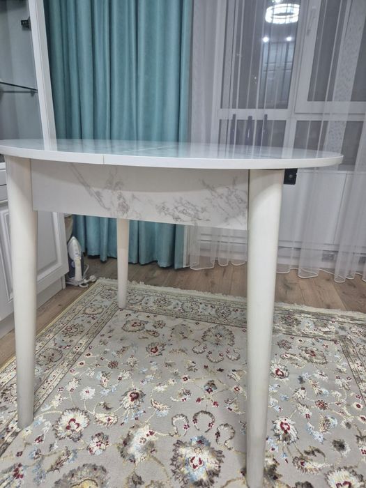 Продам круглый стол