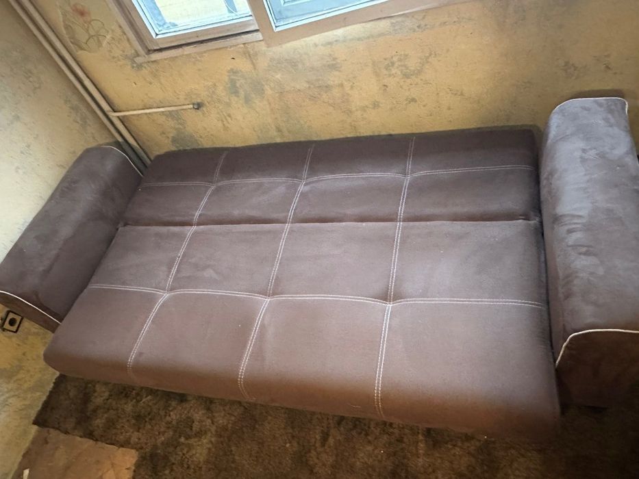 Разтегателен диван