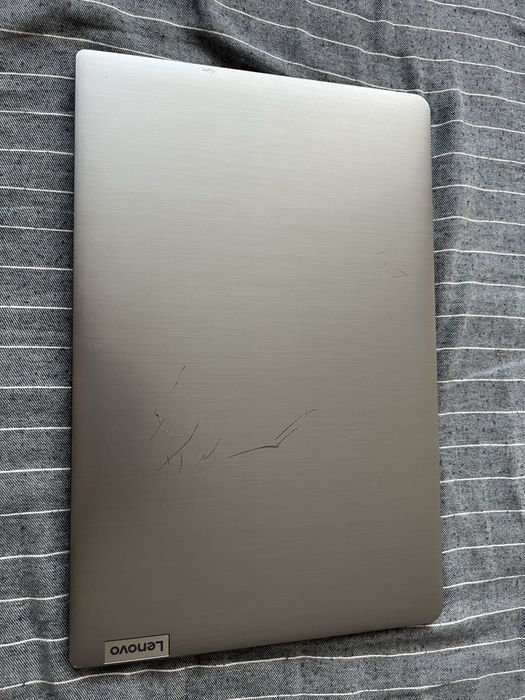 Продавам Lenovo IdeaPad 3 (15”)
