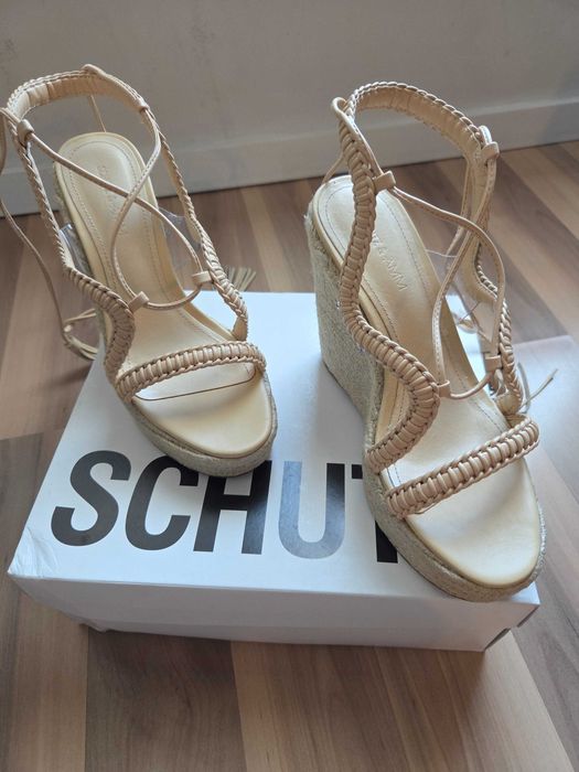 Сандали SCHUTZ-чисто нови