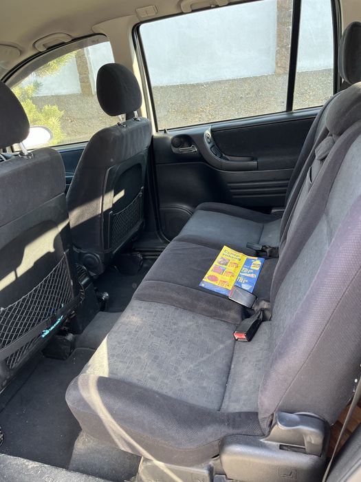 Кола Опел Зафира