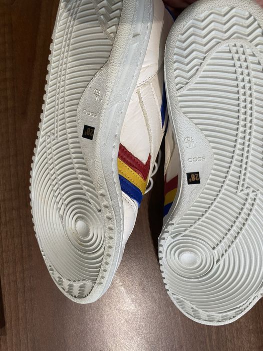 Adidasi Romania pile