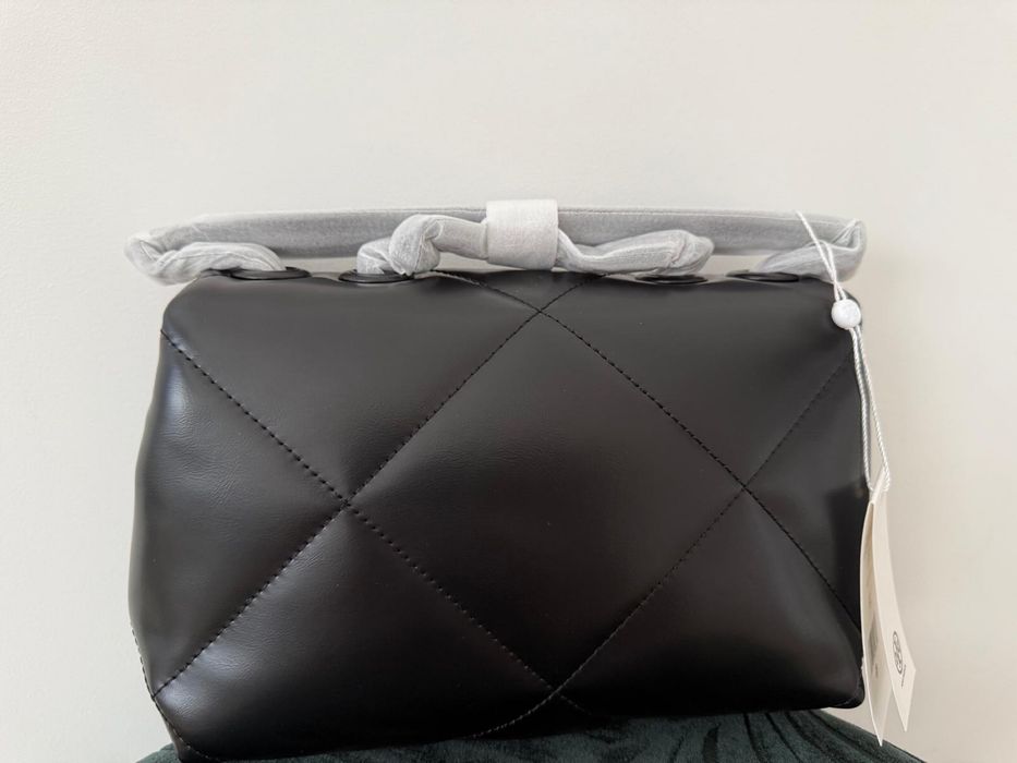 Geanta Tory Burch Kira Chevron neagra