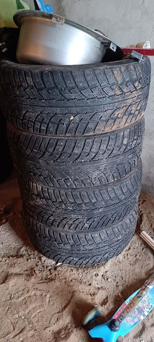 Зимние шины 255/55/18