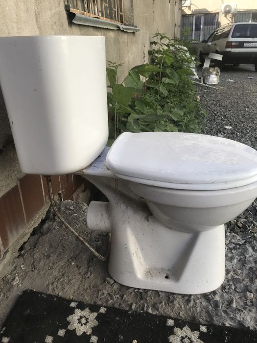 Продам унитаз в сборе