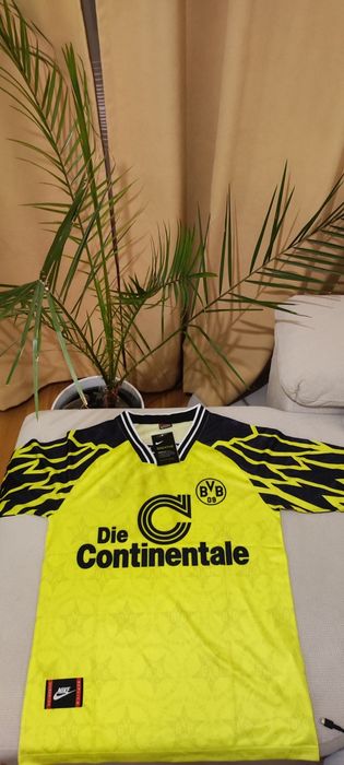 Оригинална футболна тениска на Борусия Дортмунд