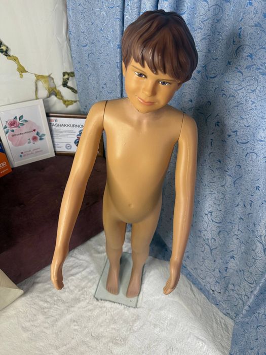 Maniken sotilladi 7.8 yosh biznes uchun