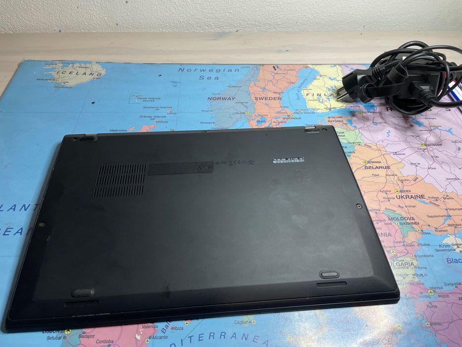 Vand laptop Thinkpad X1 Carbon i7 gen 7 16Gb ram SSD 120GB display 14”