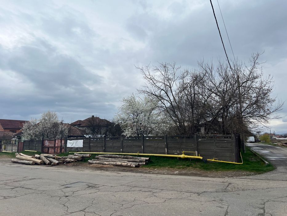 Vând Teren 1015 mp și Hală 394 mp , Hateg, str Galbena 47 , INTRAVILAN