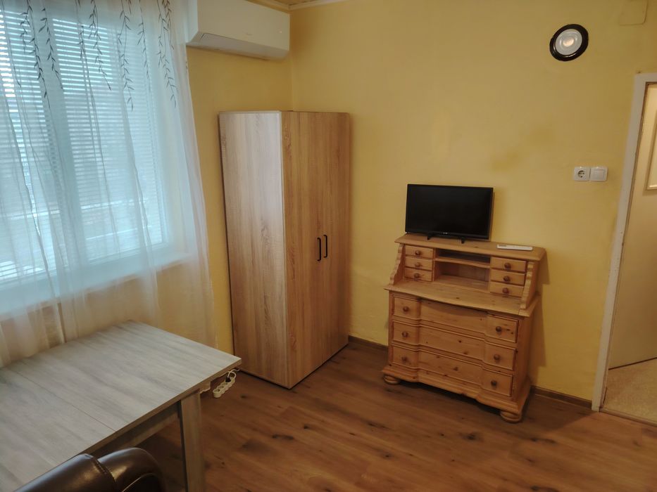 Етаж от къща кв. Галата+1 /2 от дворно място 420кв.м