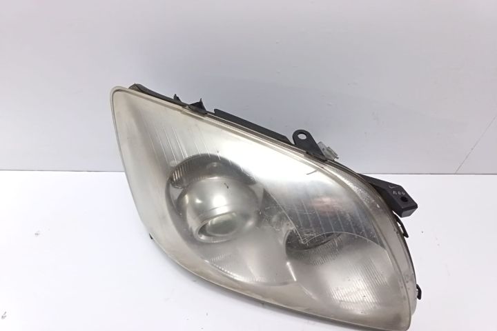 Far dreapta Toyota Avensis a 2-a generatie T25