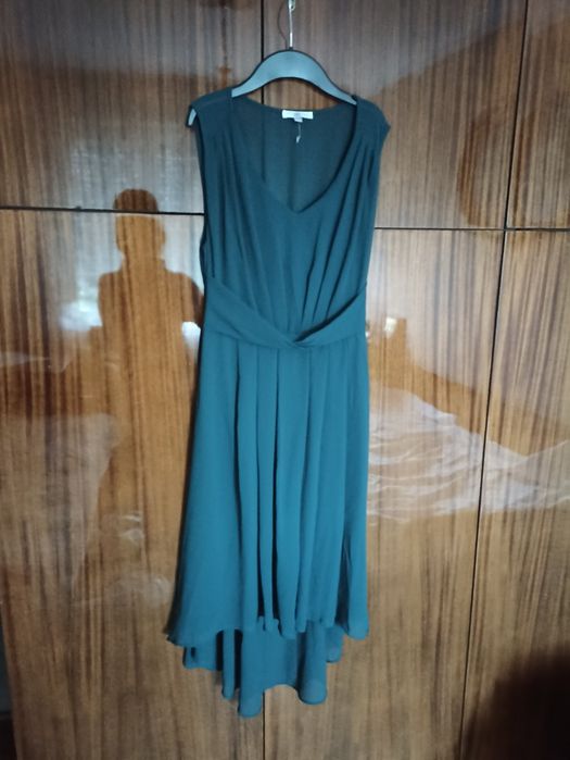 Продавам официална рокля, марка  New Look