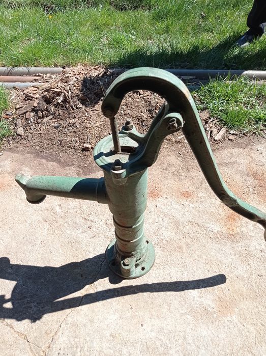 Ръчни помпи ЛИВЪР