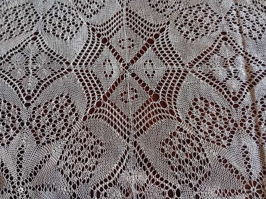 Ръчно плетена кувертюра за спалня