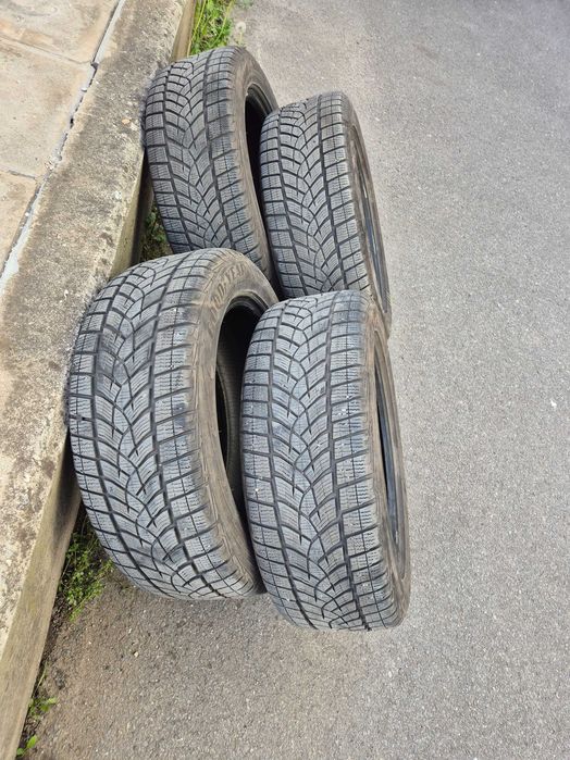 Зимни гуми  Goodyear Ultra 55/225 18