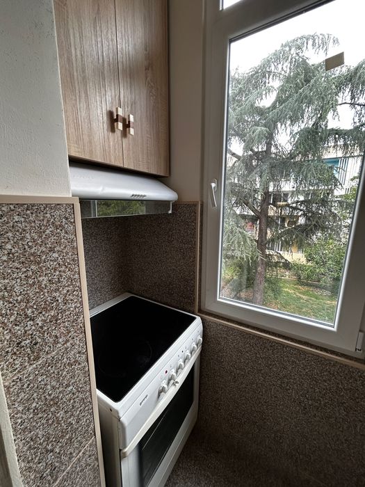 Дава се под наем Тристаен апартамент в Казанлък - 85 кв.м за 275.4 € - Снимка #2