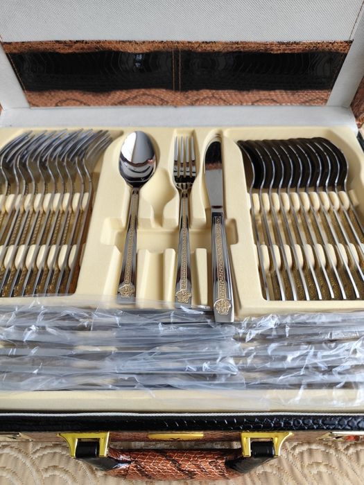 Нов луксозен комплект кухненски прибори за 12  човека