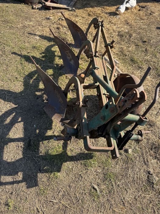 Vand plug 3 trupite  sau schimb cu alte utilaje