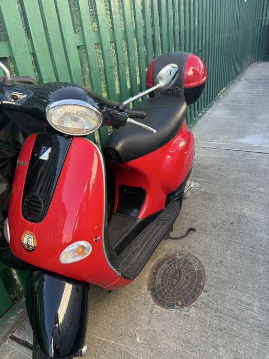Piaggio vespa et 4 an 2001