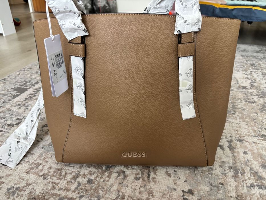 Дамска чанта Guess