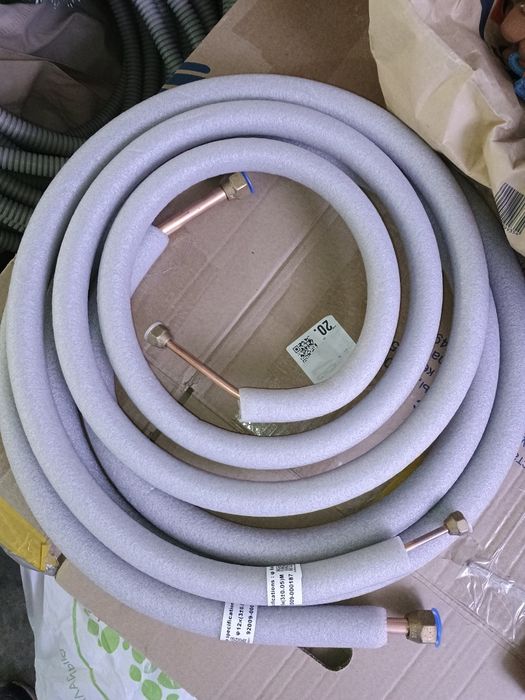 Инсталляция для кондиционера.