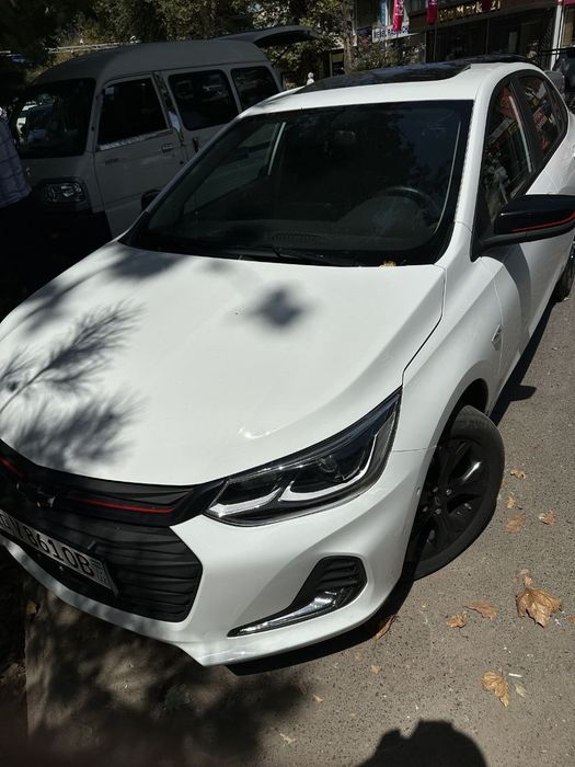 Chevrolet onix redline