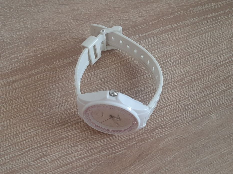 Ceas Damă Casio LX-500H – Alb cu Cristale Roz – Original