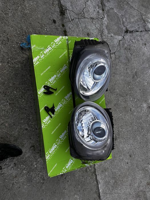 Faruri stânga dreapta nissan juke.26060BV90b