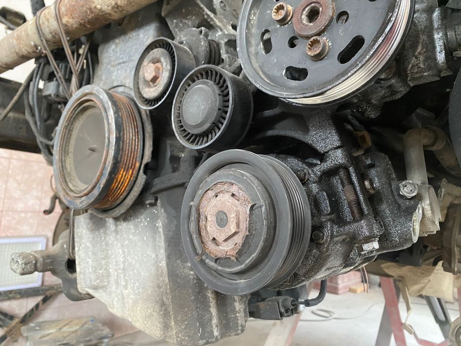 Vând motor Audi a4 b8 2.0 tdi 170cai