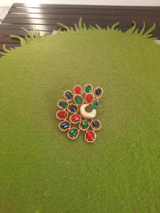 Brosa aurie mare "Paun"